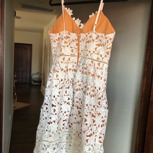 NWT Few Moda Lace Dress with Nude Lining - Picture 3 of 5